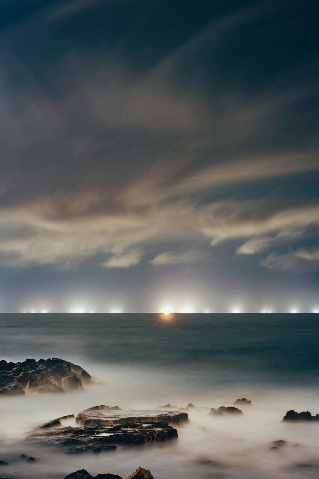 文明叠加科技 夏天夜间经济生机四射